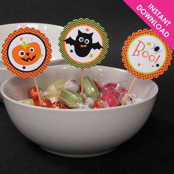 Spooky Friends Printable Halloween Cupcake Toppers or Party Circles (Instant Download) Il_570xn