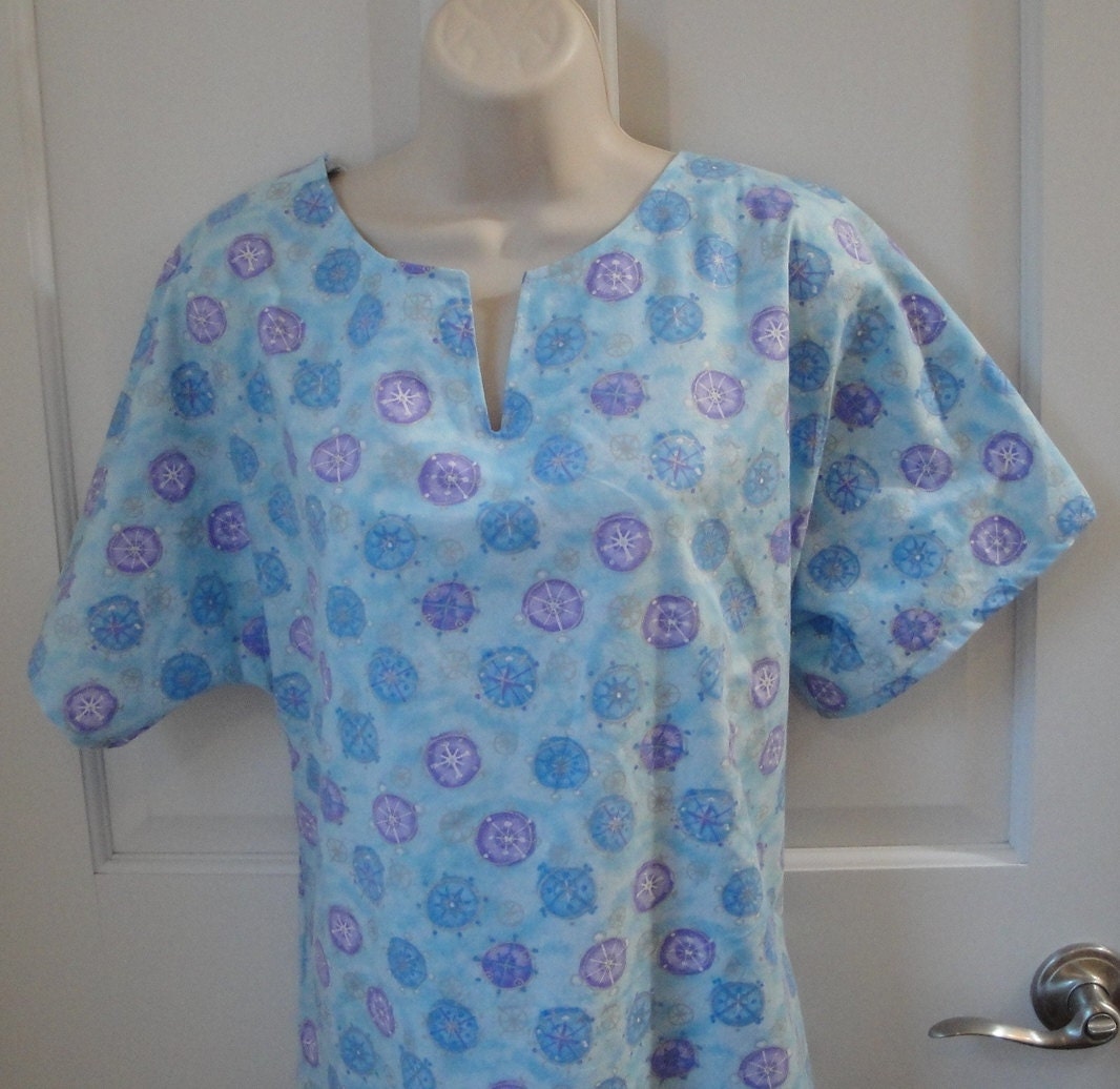 M Post Surgery Gown Breast Cancer / Shoulder by shouldershirts