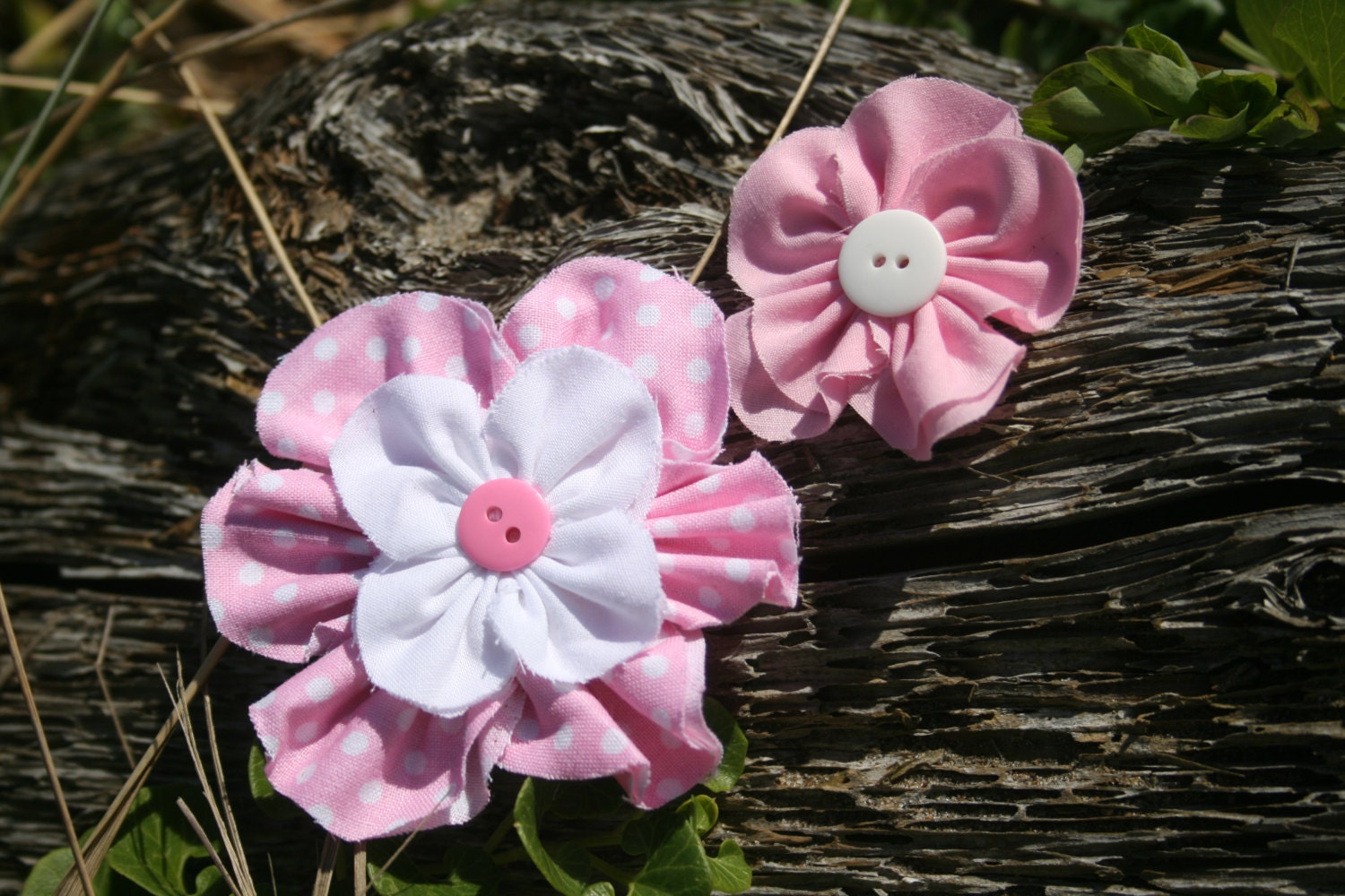 Handmade pink and white multi-pack hair flowers. Great as a gift set, family set or mix and match! - RockabillyBabyPlace