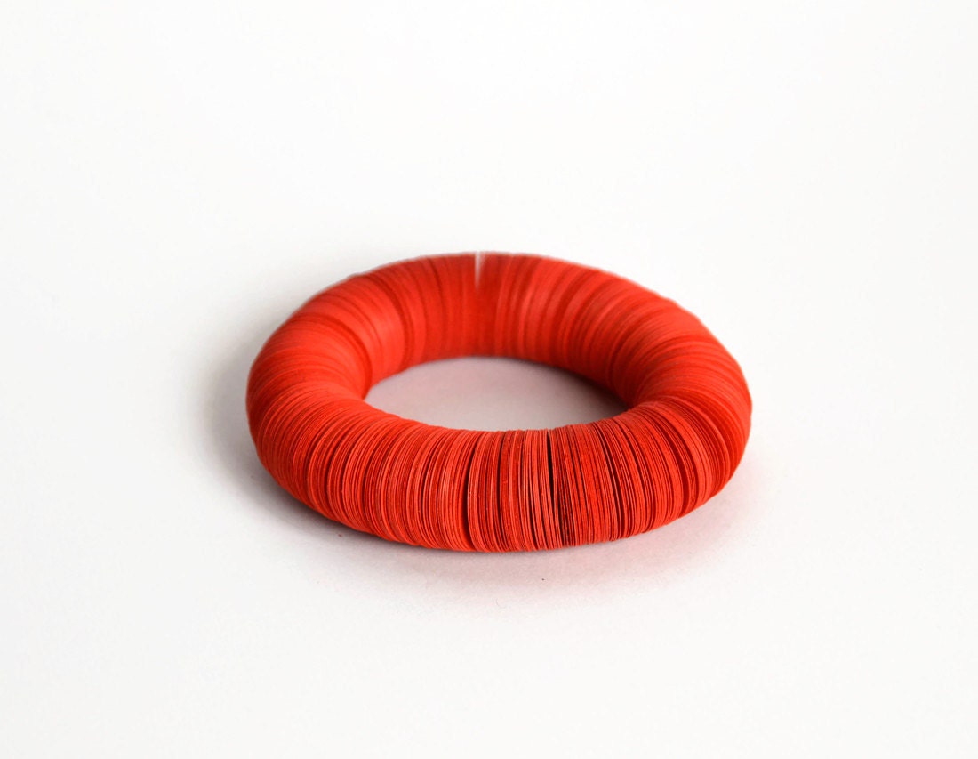 poppy red: Bracelet CARTA - paper jewelry - PaperStatement