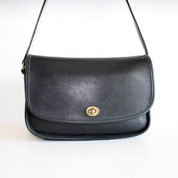 Vintage Coach Leather Crossbody bag purse. by pascalvintage