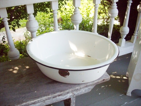 Vintage White Enamelware Basin Large Oval 1950's by NanNasThings