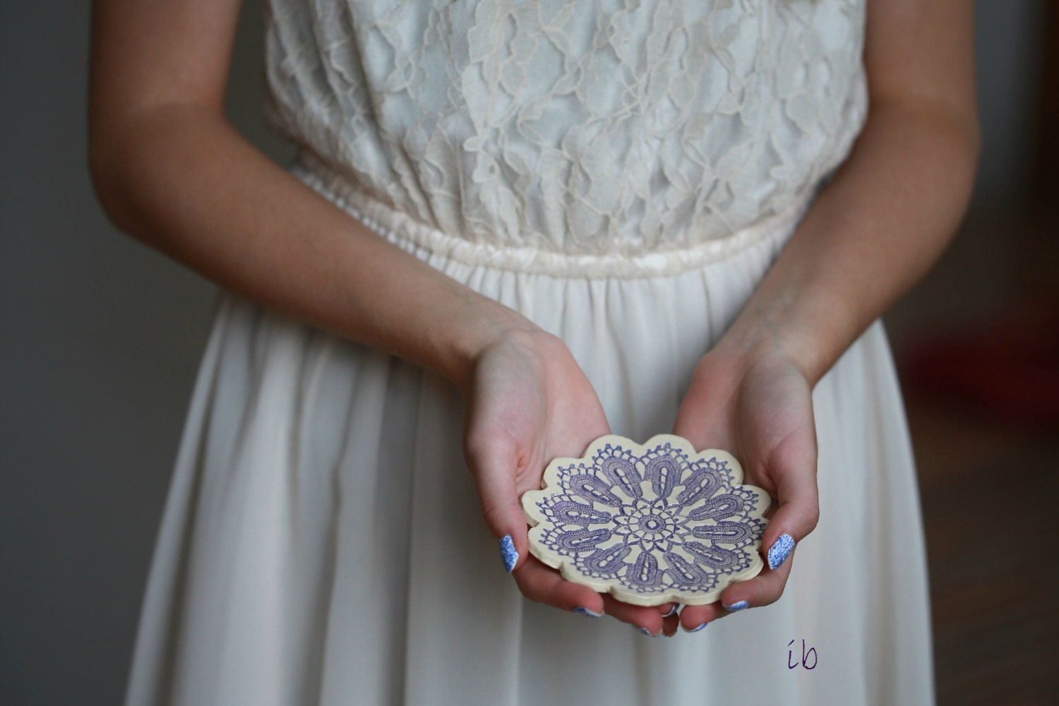Lace Ceramic Flower Plate Purple Ring Holder Oval Shape White Pottery Dish Ring Holder - Ceraminic