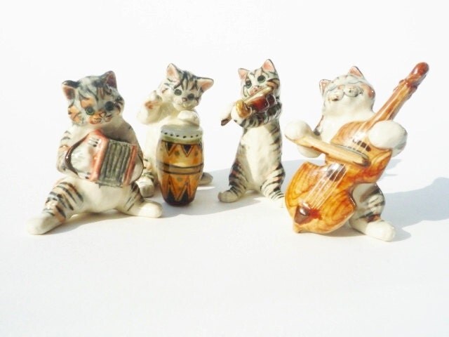 musical cat figurines