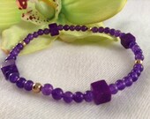 Violet - Purple Amethyst stretch bracelet, delicate look.  FREE SHIPPING - SundariJewelry