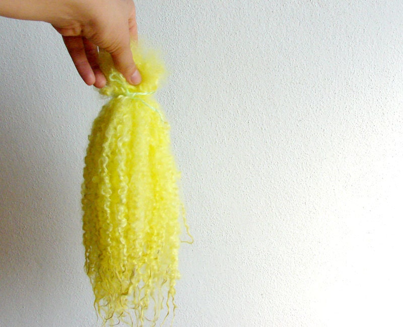 Teeswater lemon yellow llong wool locks - Doll Hair - Blythe Doll , spinning and felt