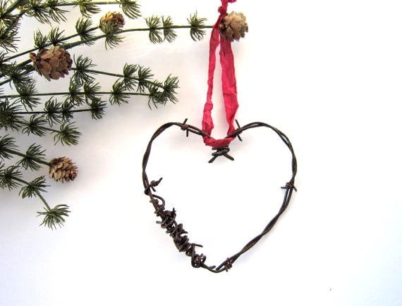 Christmas Heart Ornaments Christmas Ornaments Rustic Christmas Decor Wedding decor wedding favor Cowboy barbed wire heart - TheLonelyHeart