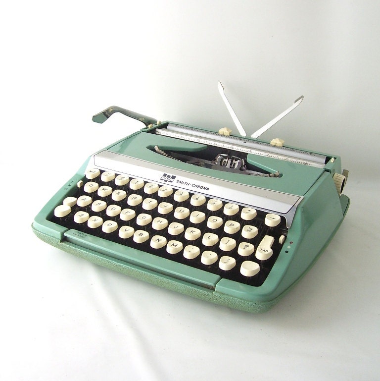 Smith Corona Vintage Typewriter 39