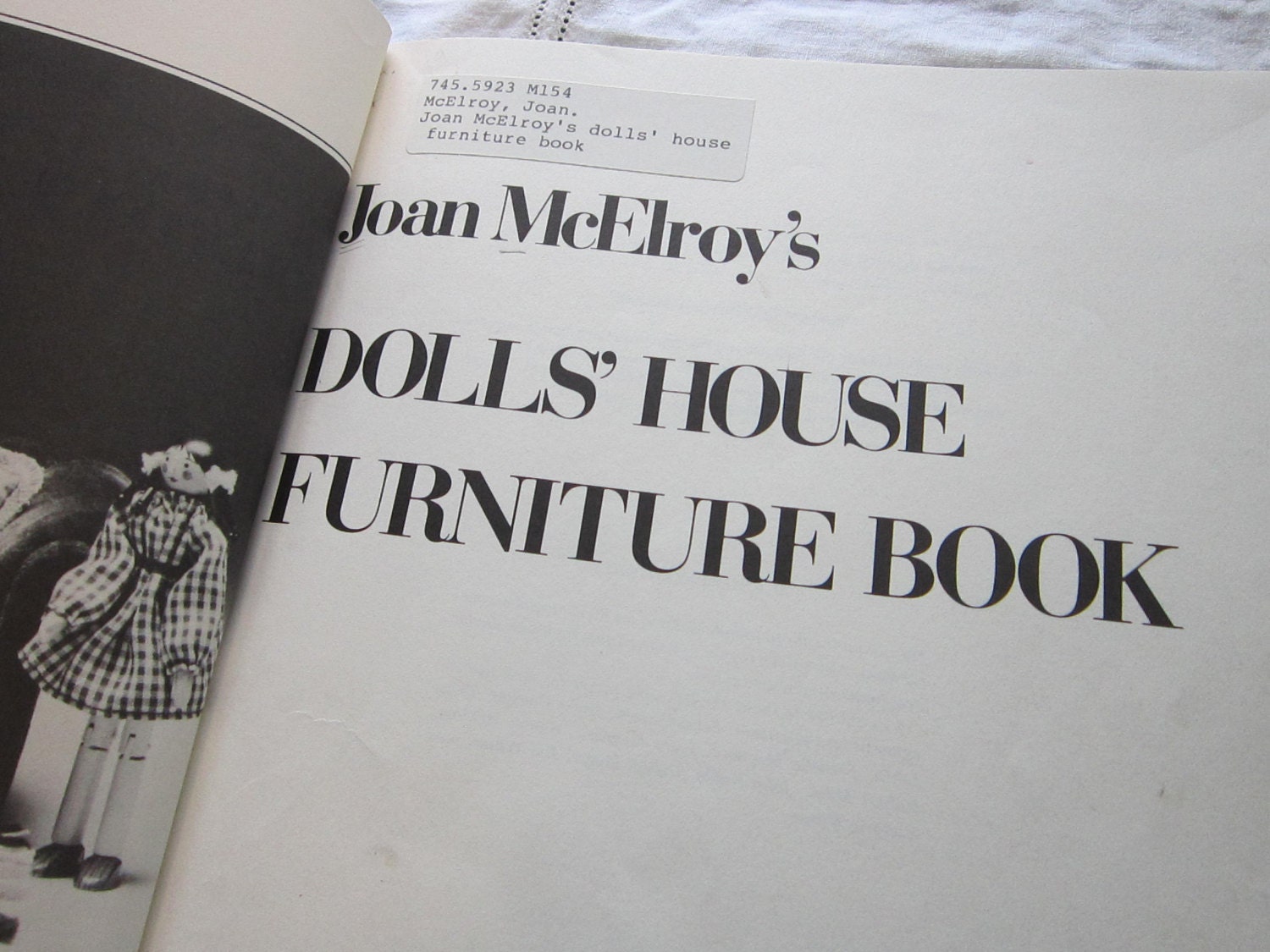 JOAN MCELROY'S DOLLS' HOUSE FURNITURE BOOK Joan McElroy and Illustrated