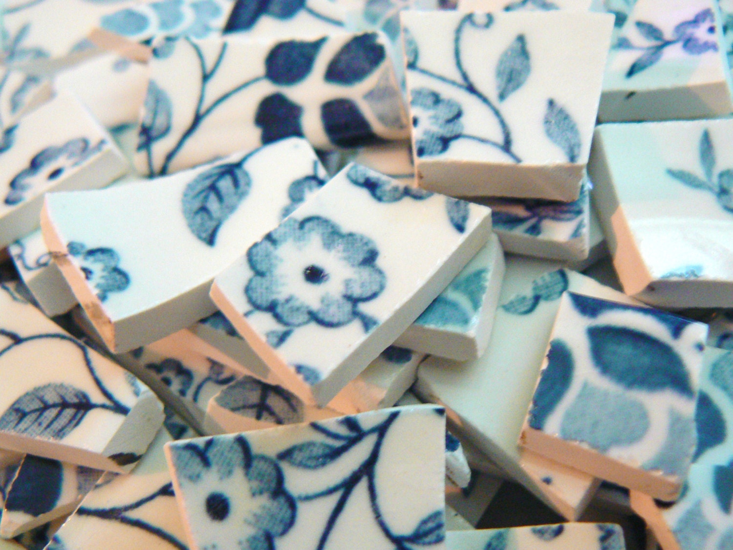 Mosaic China  Plate Tiles Blue & White Floral Patterened Set of 110 plus Pique Assiette - PamelasPlatePieces