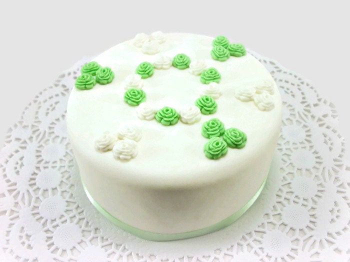 Sugar Flower White Green Fondant Roses, Edible Cake Cupcake Topper, Wedding Candy Favor Box, Baby Shower Gift, Flower Cupcake Topper-50 pcs - LenasCakes