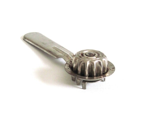 Metal Pie Crimper Pastry Cutter Fluter Steel by LaurasLastDitch