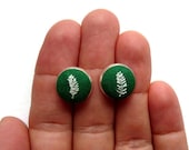 Forest green stud earrings with hand embroidered white feathers - CandykinsCrafts