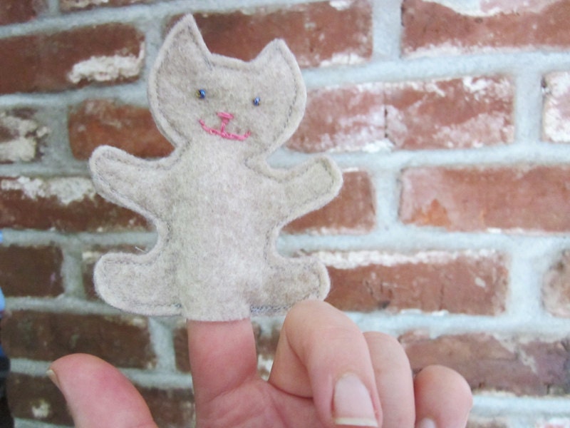 kids toy -- cat finger puppet -- felt toy - Fuzzlemania