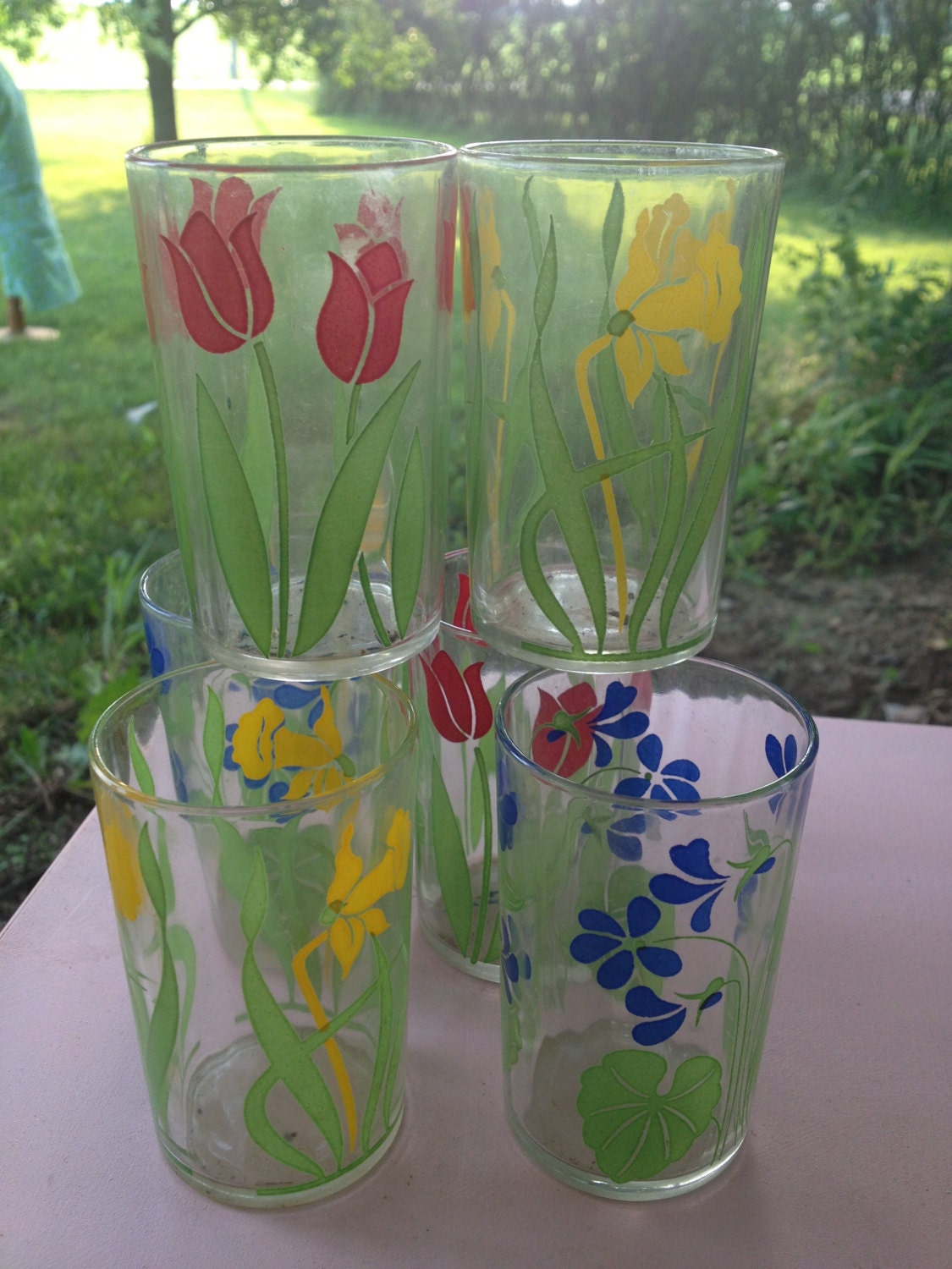 Seven Vintage Flower Themed 5oz Juice Glasses - TheChickencoopinn