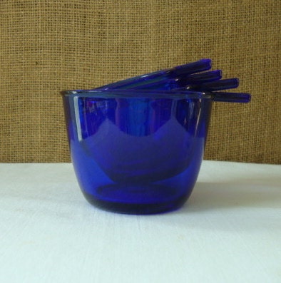 cup Poppycbrilliant vintage set Measuring Cobalt Blue measuring Glass by Cup VINTAGE  Set