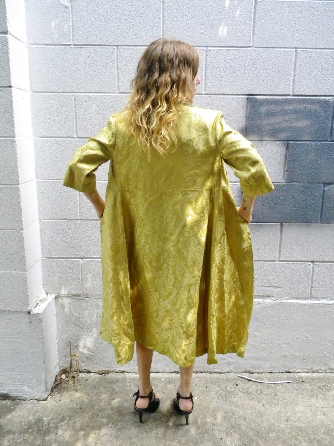 GOLD brocade baroque car coat dress. slim fitting long coat. opera coat. lady like. cocktail party coat. evening jacket. - AlexAndAftonVintedge