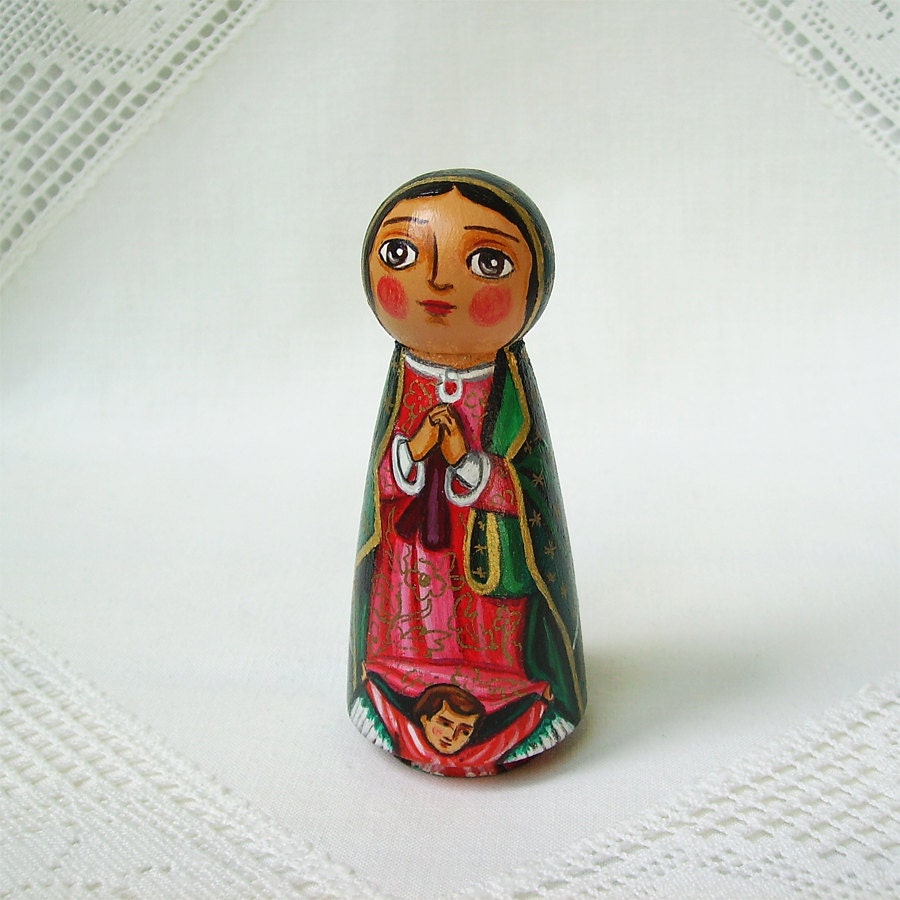 miniature virgin mary statue