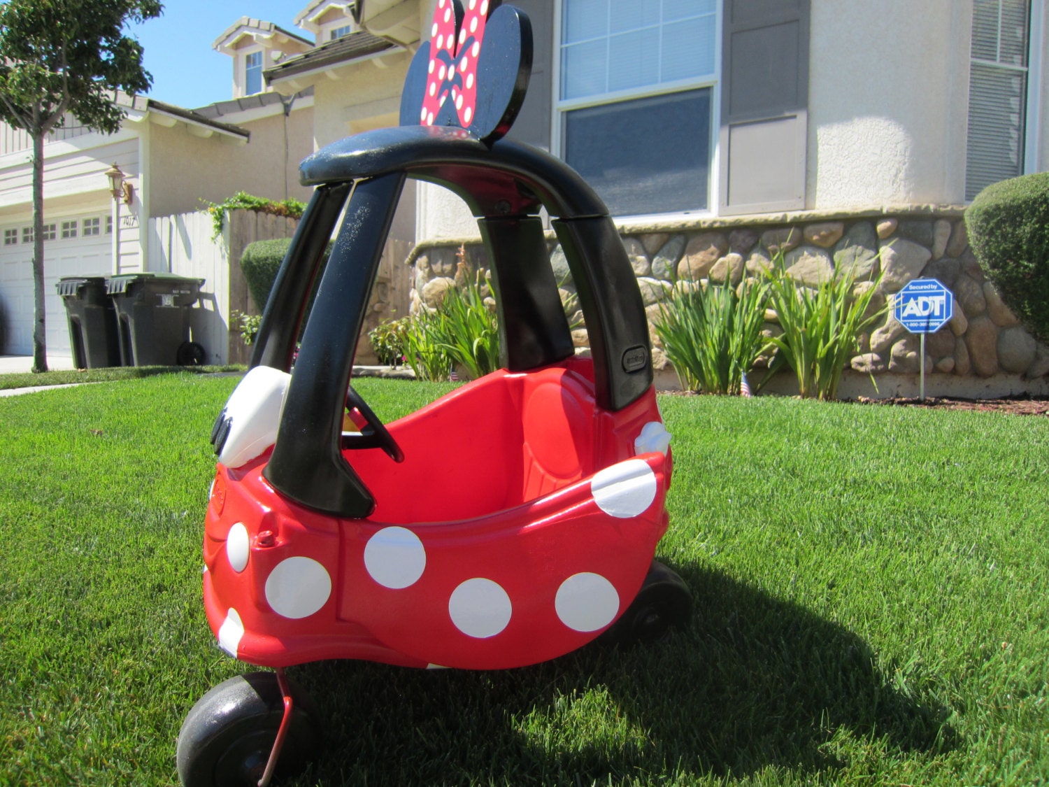 ily minnie mouse coupe car