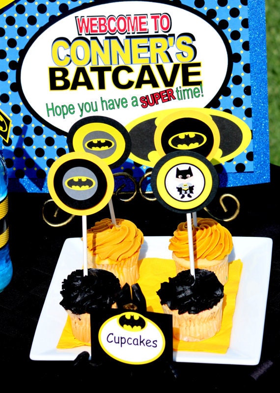 BATMAN Welcome Sign - Superheroes party - Batman- Boys Birthday Party - Super Hero - Gotham City - Krown Kreations Il_570xn
