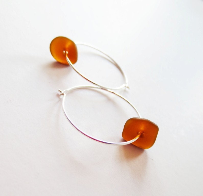 Brown beach glass hoop earrings.  Sterling silver sea glass jewelry. - LittleBearsMom