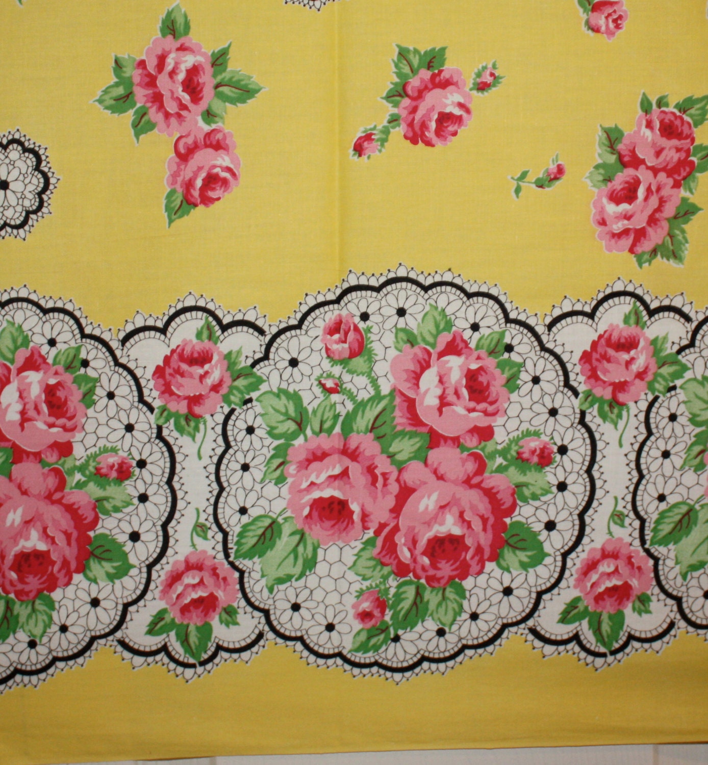 1-yd-vintage-border-print-cotton-quilt-fabric-by-atomicsisters