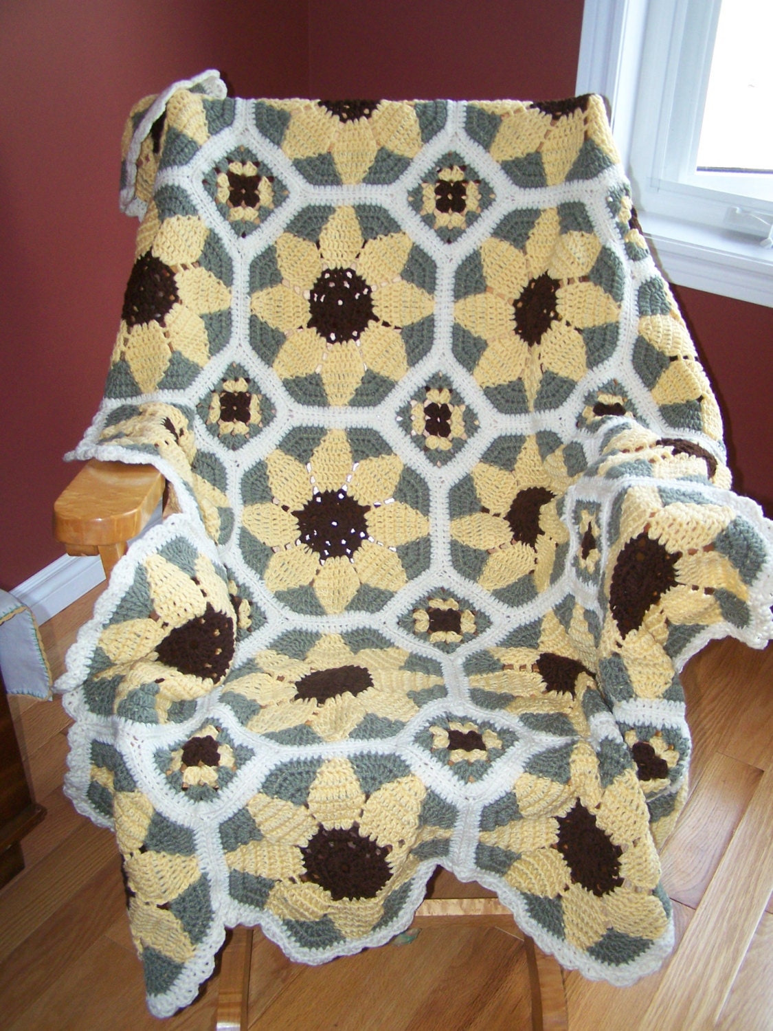 New Crocheted Sunflower Afghan by hookinontheside on Etsy