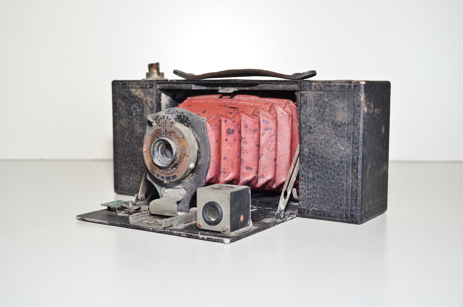 Kodak No. 2A Folding Pocket Brownie Camera - Dentwood