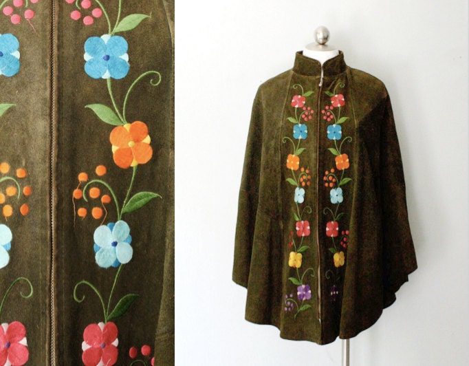 1970s boho suede cape // embroidered olive green cape // bohemian vintage poncho // most sizes - AnatomyVintage