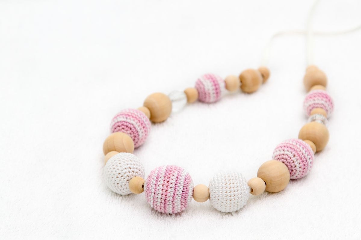 Pink & White Nursing Necklace by MagazinIL - MagazinIL