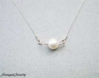 Set of 5 Necklaces, Bridesmaids Gift, Pearl necklace Gold or Silver