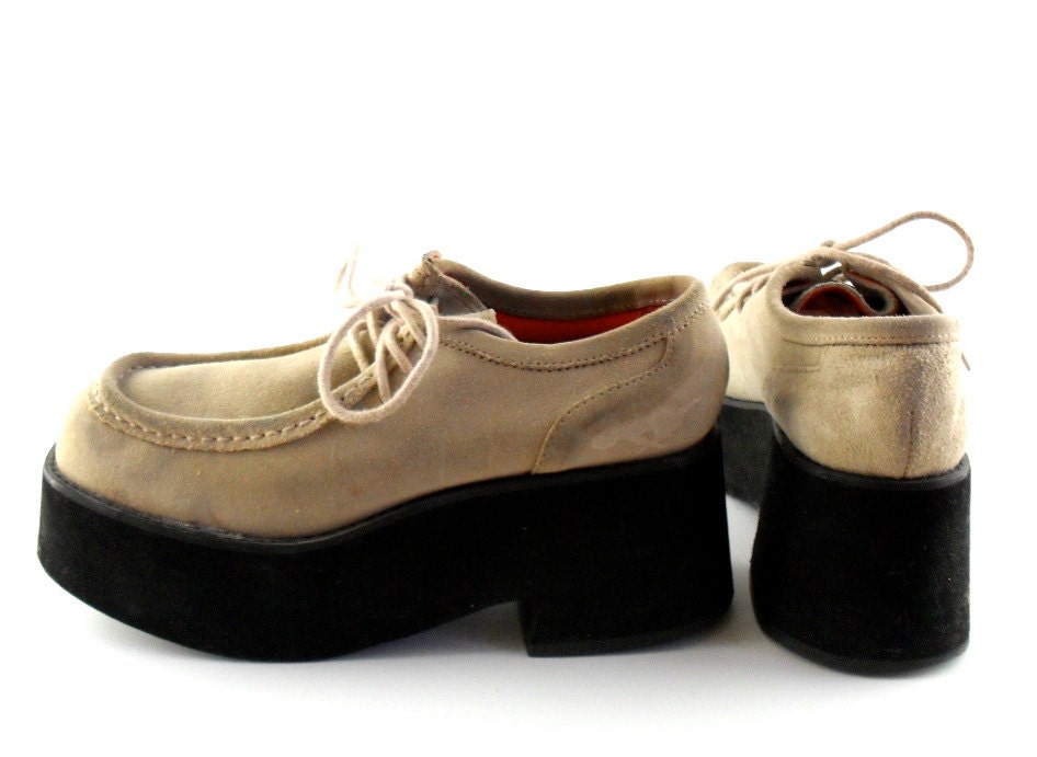 90s Era Platform Sneakers : theBERRY