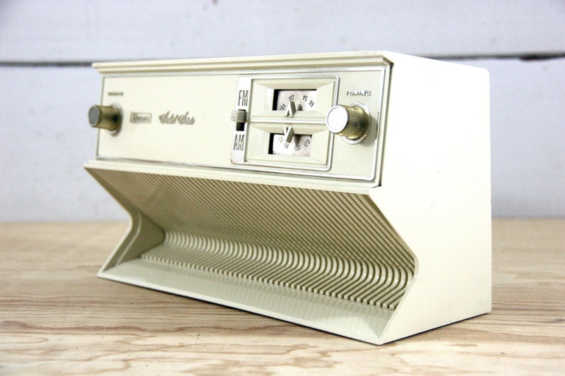 Sears Silvertone Transistor AM/FM Radio
