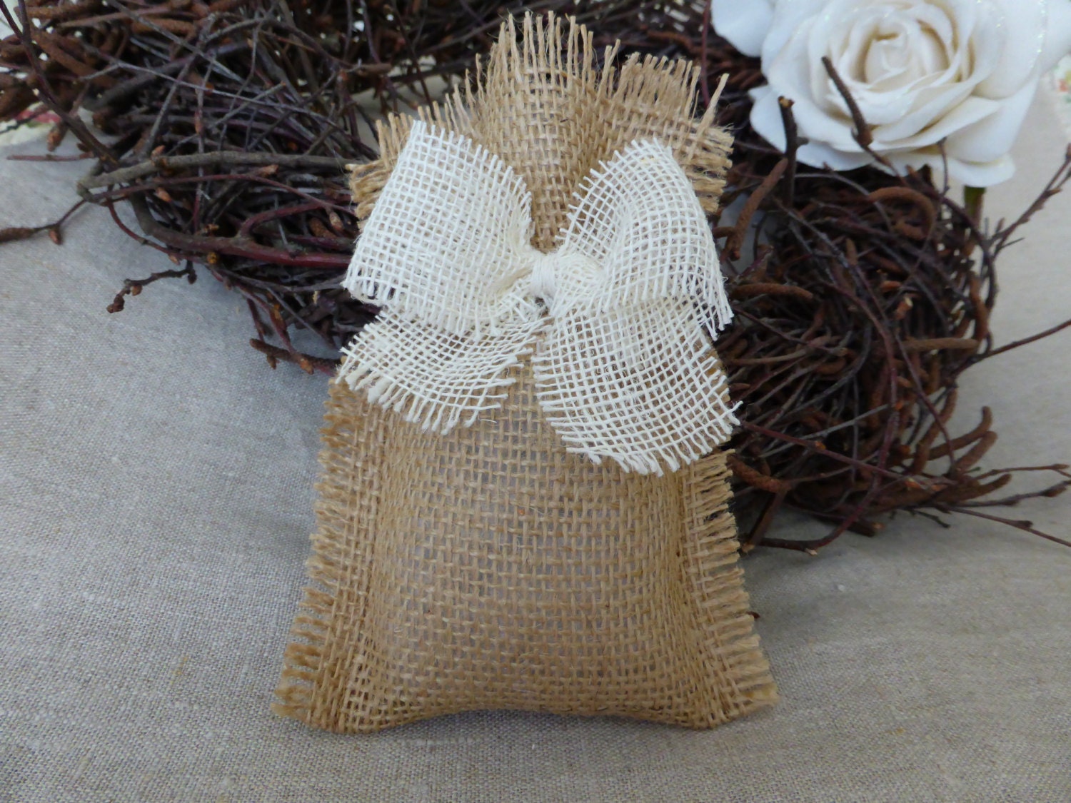 Set of 10 Burlap wedding favor bag with linen bow