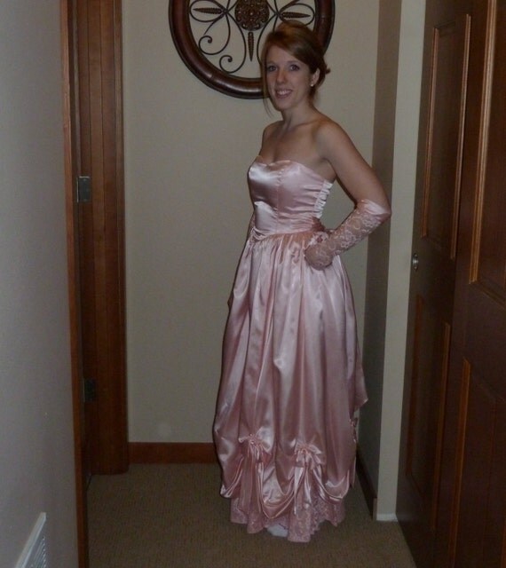 Vintage 1986 Strapless Satin and Lace Dress. Clothing - Size 4- 3 Tier ...