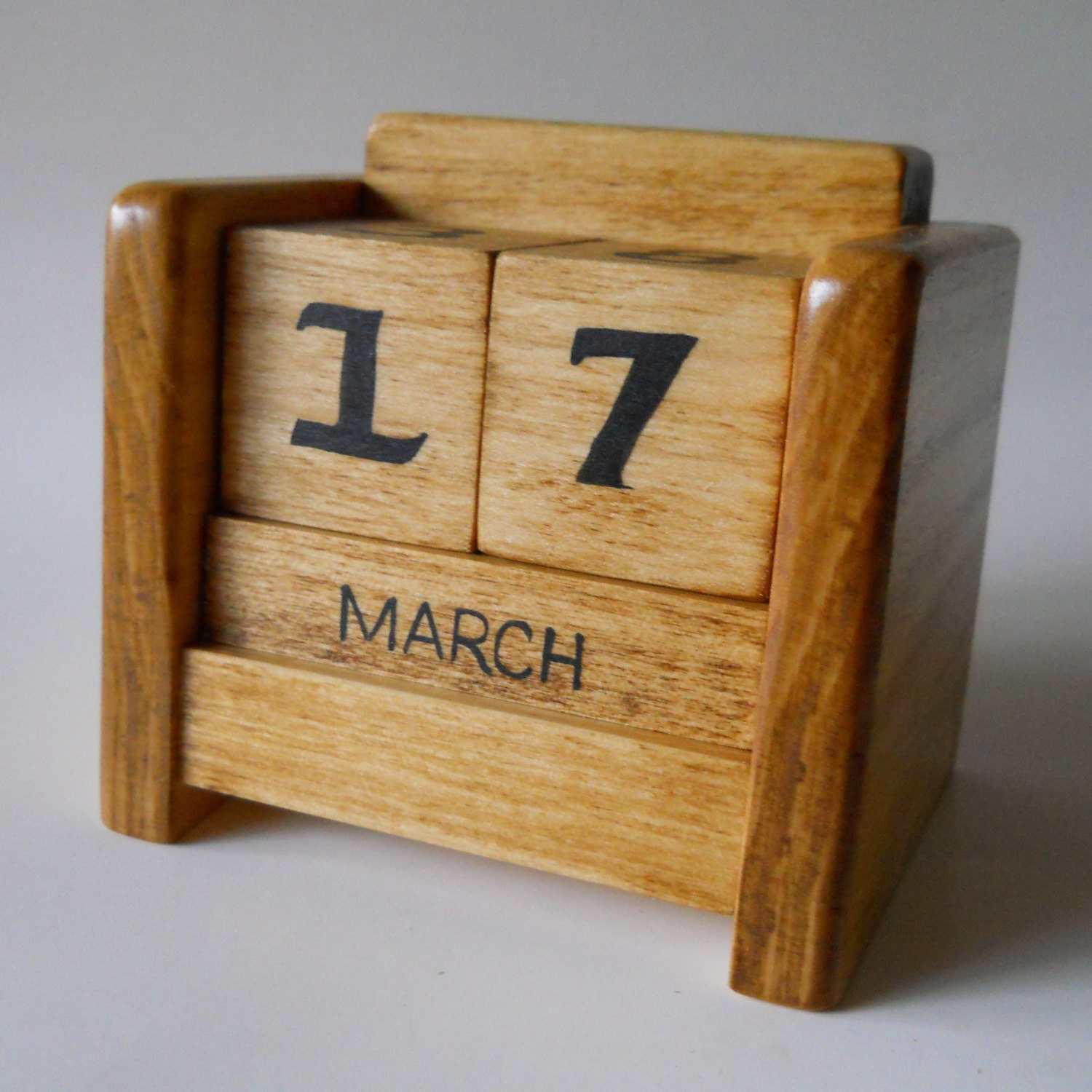 Perpetual Desk Calendar Wooden Block Puritan Pine by 2HeartsDesire