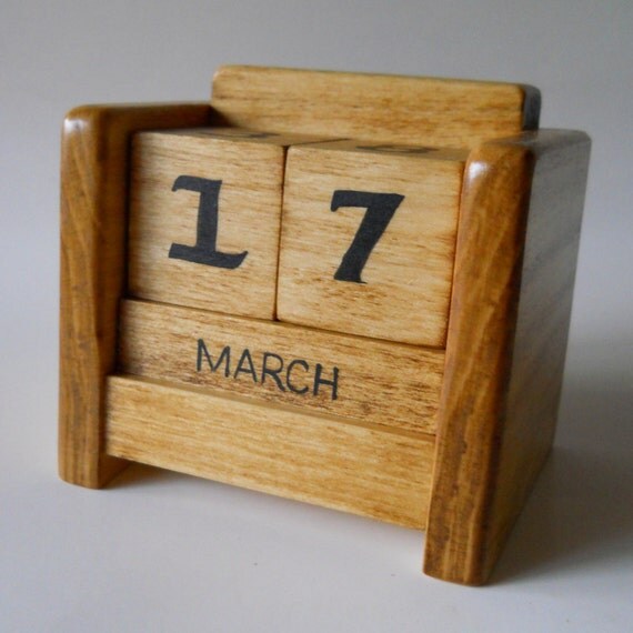 Perpetual Desk Calendar Wooden Block Puritan Pine By 2HeartsDesire