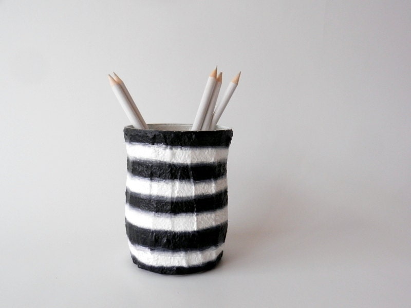 Black and white stripes Pencil holder / black and white pencil holder / gift for a writer / classic modern design - CarriageOakCottage Black and white stripes Pencil holder / black and white pencil holder / gift for a writer / classic modern design - CarriageOakCottage