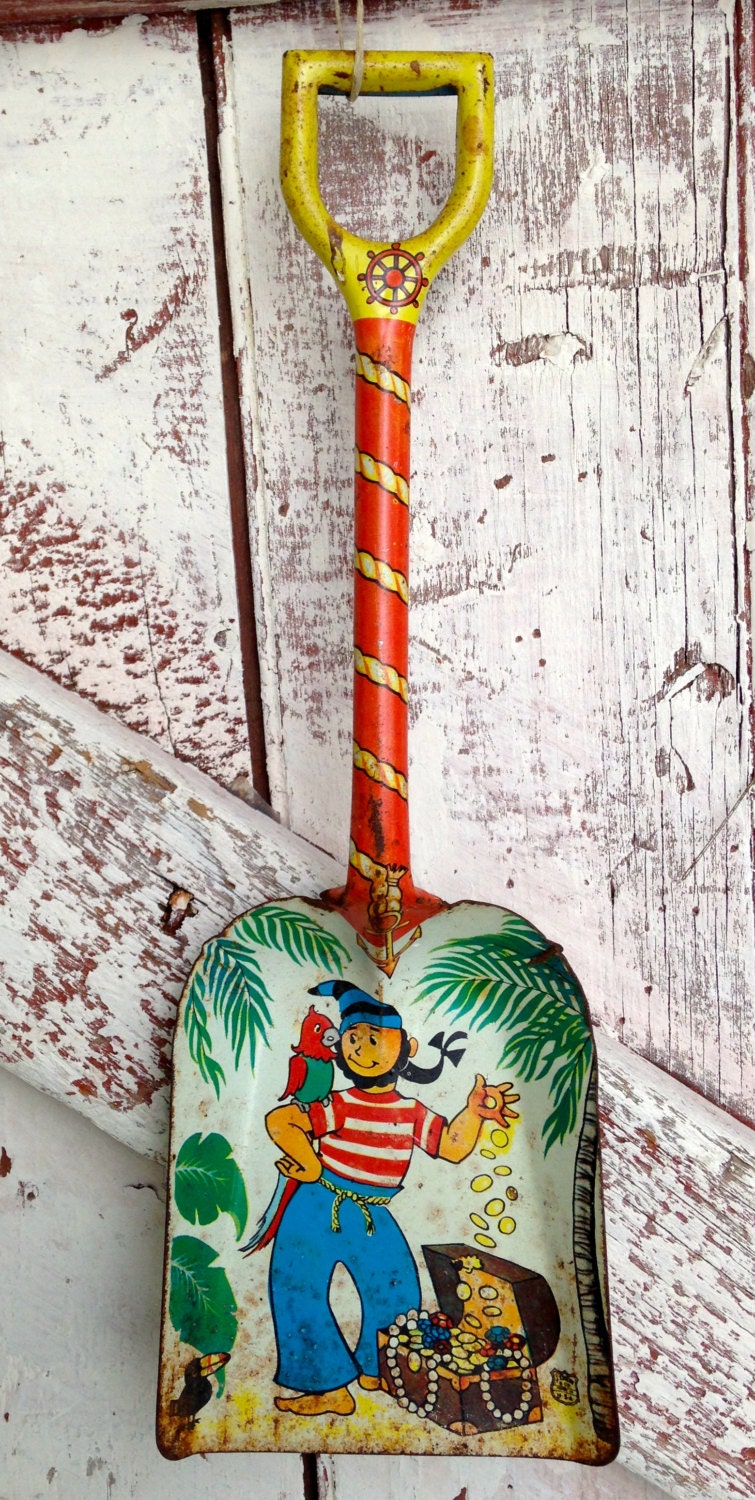 Vintage Childs Shovel spade metal wood by LititzCarriageHouse