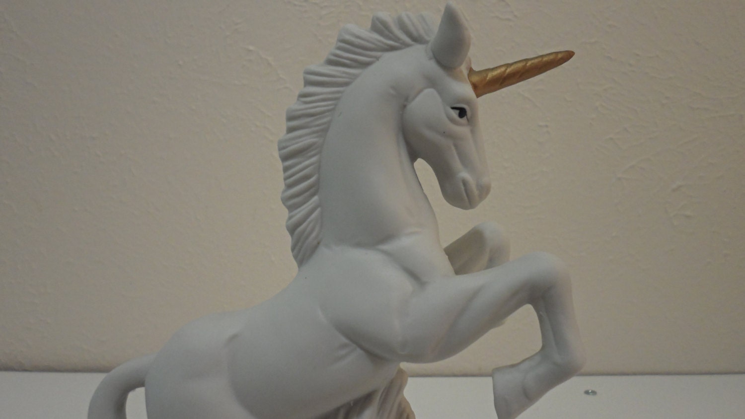 unicorn statues figurines