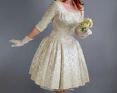 1950s Cream Brocade Winter Wedding Dress. Short Wedding Dress. Audrey Hepburn. Fantasy Wedding. Romantic Dress - gogovintage