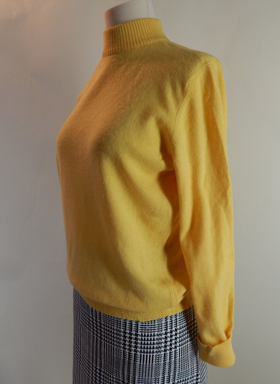 1970s Yellow Cashmere Turtleneck Sweater made in Scotland by Lyle and Scott.  size Medium - EndlessAlley