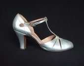 Vintage 1930s shoes / Harrods silver leather t-bar evening shoes with diamante buckles and cuban heels / UK 4 EU 37 US 6 - StellaRoseVintage