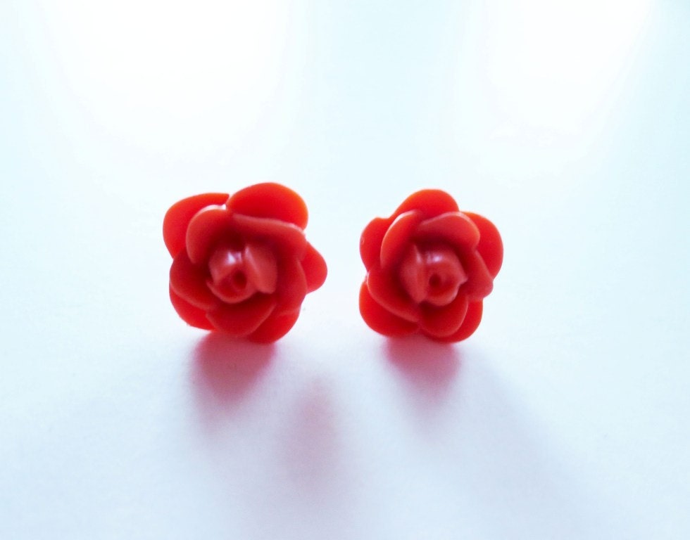 Dove grey pearl stud earrings. Post earrings. by LittleBearsMom