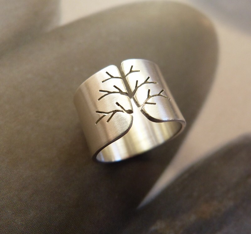 Autumn tree ring, Sterling silver ring, wide band ring, metalwork ...