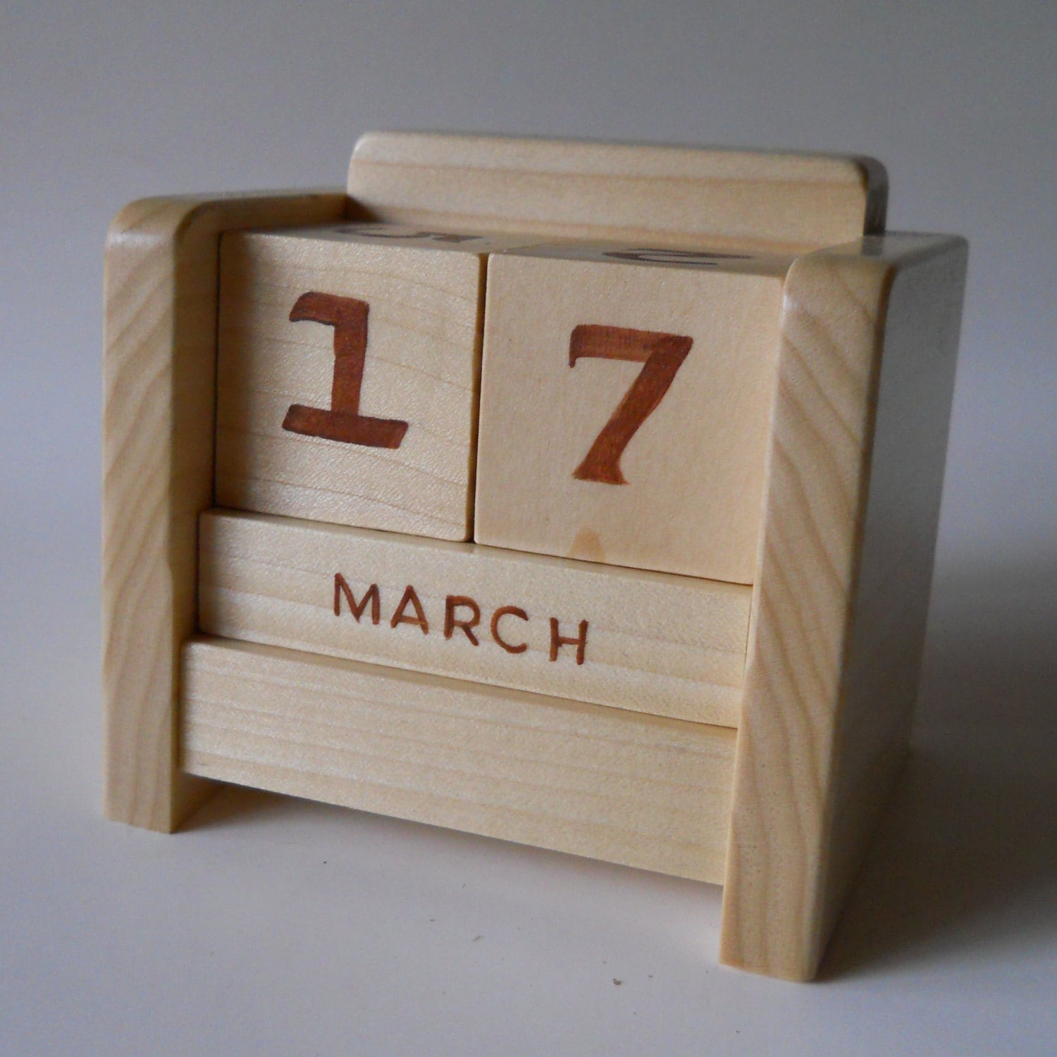Perpetual Desk Calendar Wooden Block Natural by 2HeartsDesire