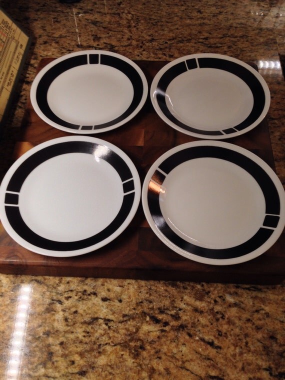 Corelle by Corning Ware Set of 4 Lunch Plates by woodysjunkisland