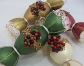 Christmas crackers made out of real goose eggshell - EggArtbyClaudia