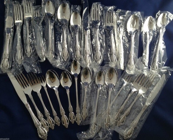 Oneida USA Deluxe Stainless Flatware Raphael Pattern by