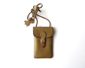 Taupe Leather Mini Purse / Phone Case / Vintage - almondtreevintage